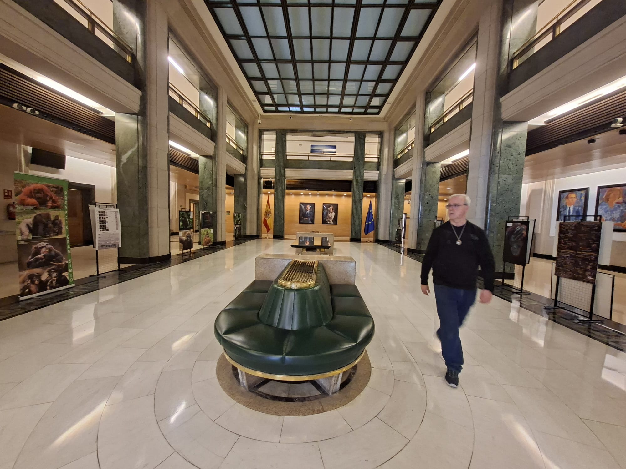 EXPOSICIÓN DE CRUCES DE MIRADAS EN EL CONGRESO